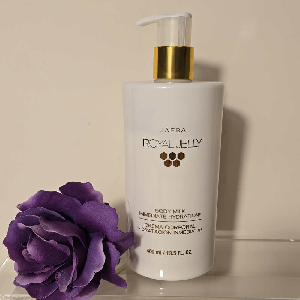 JAFRA Royal Jelly Body Milk 13.5 oz • Hydrating • Lightweight • NWT